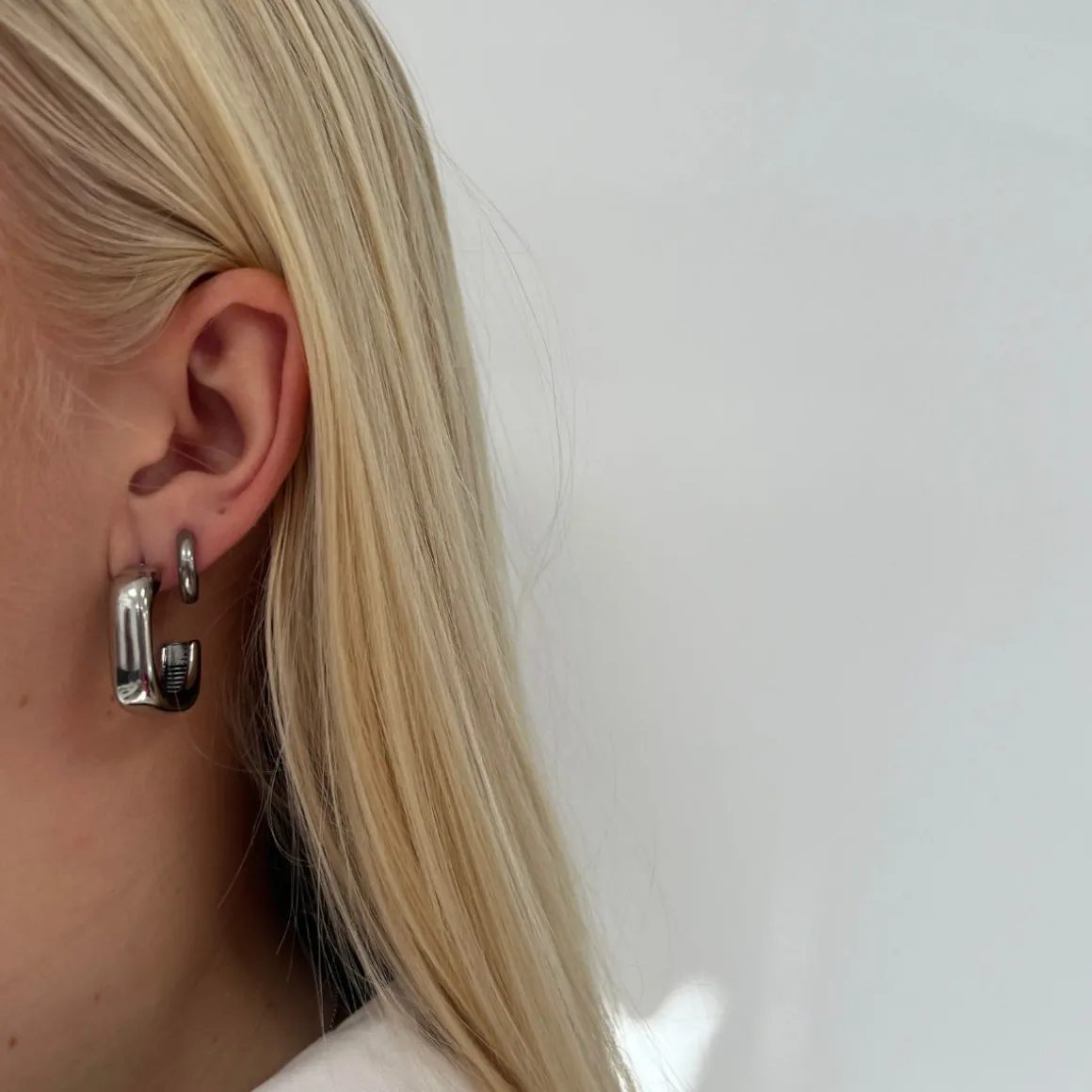 berta_hoops_2.webp Winther Studio Student | Archive Sale*Berta Hoops Sølv