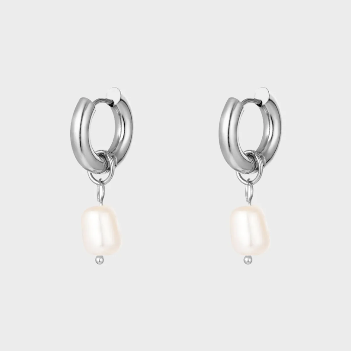 chunky_pearl_hoops_2.webp Winther Studio Øreringe*Chunky Pearl Hoops Sølv