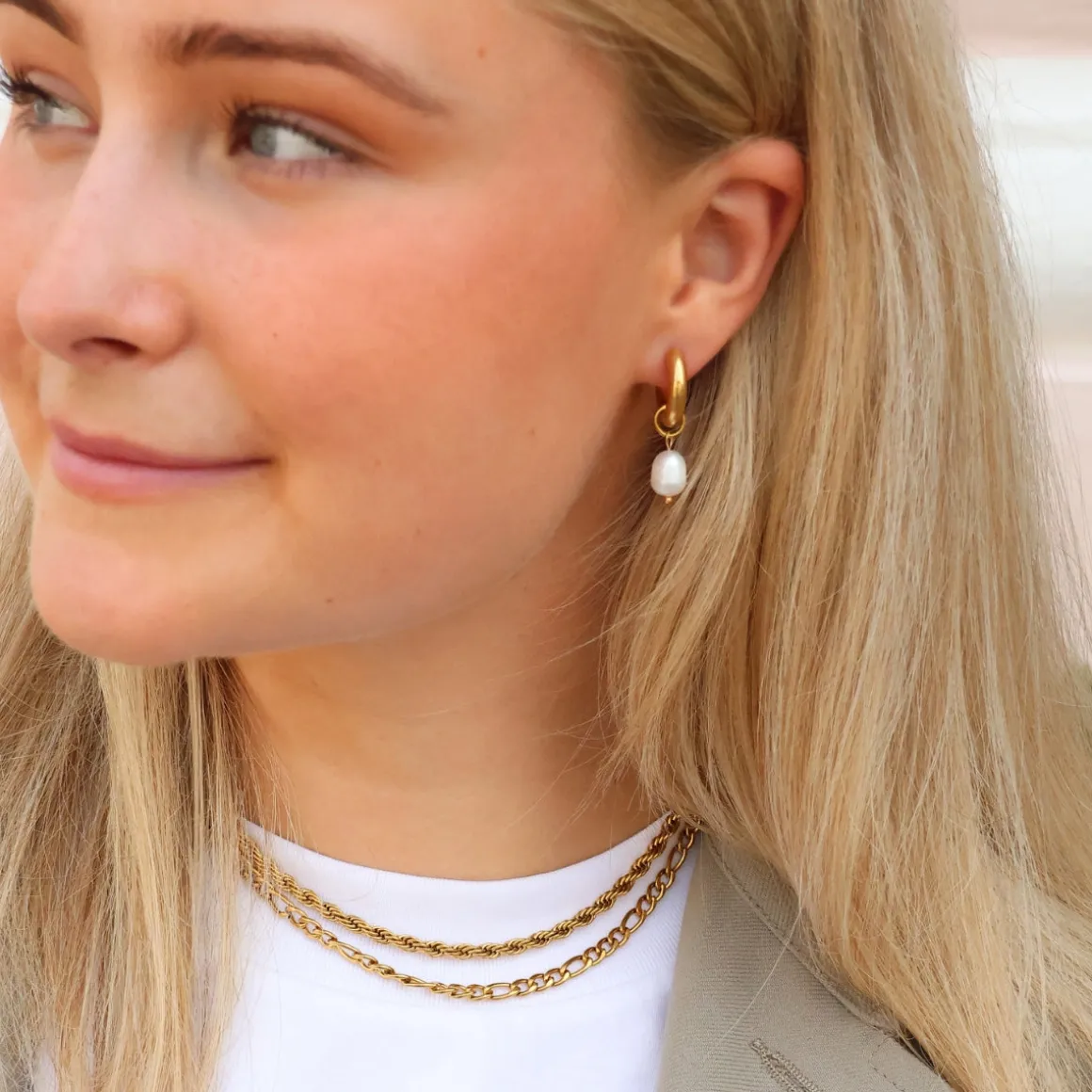 chunky_pearl_hoops_3.webp Winther Studio Øreringe*Chunky Pearl Hoops Sølv