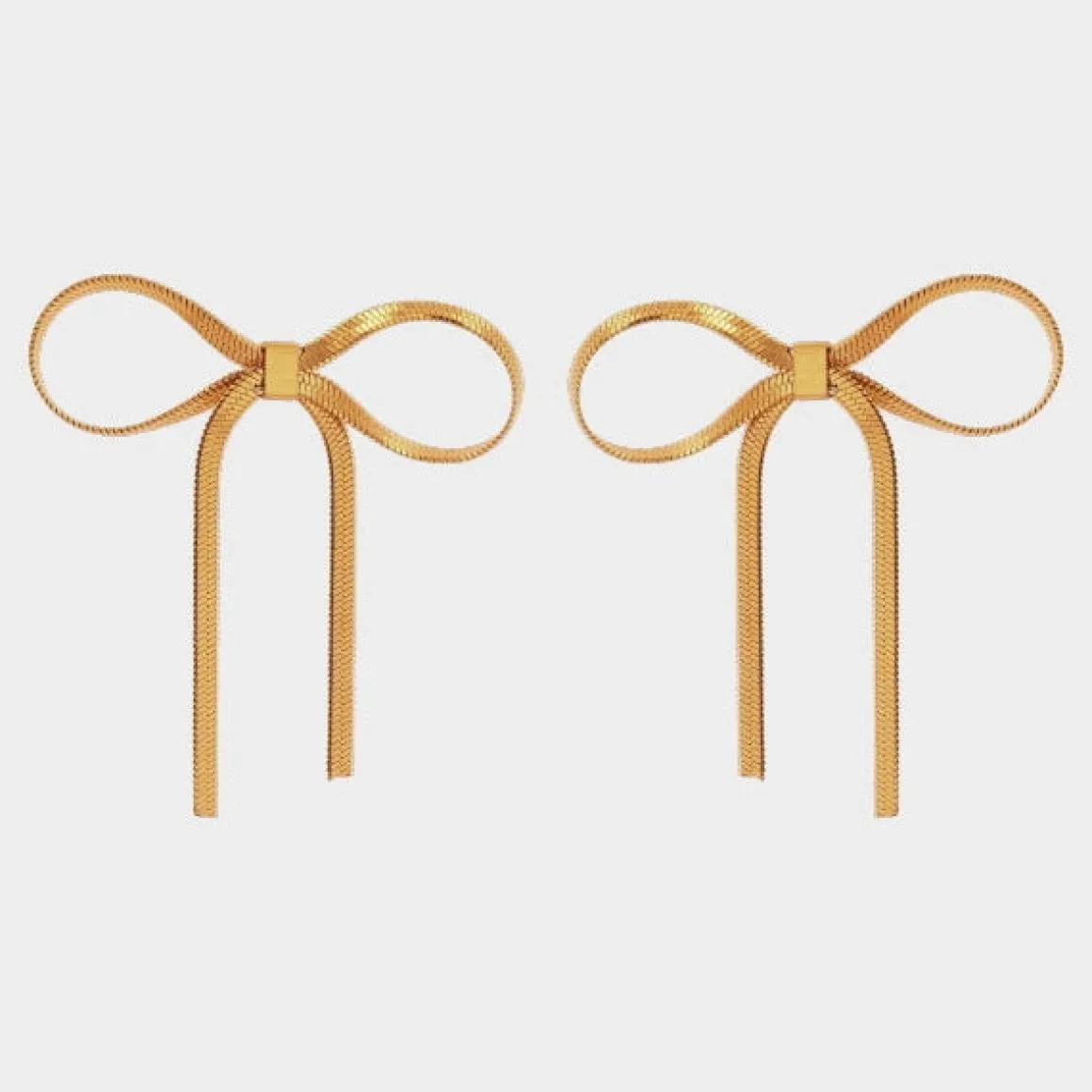 flat_bow_reringe_2.webp Winther Studio Øreringe*Flat Bow Øreringe