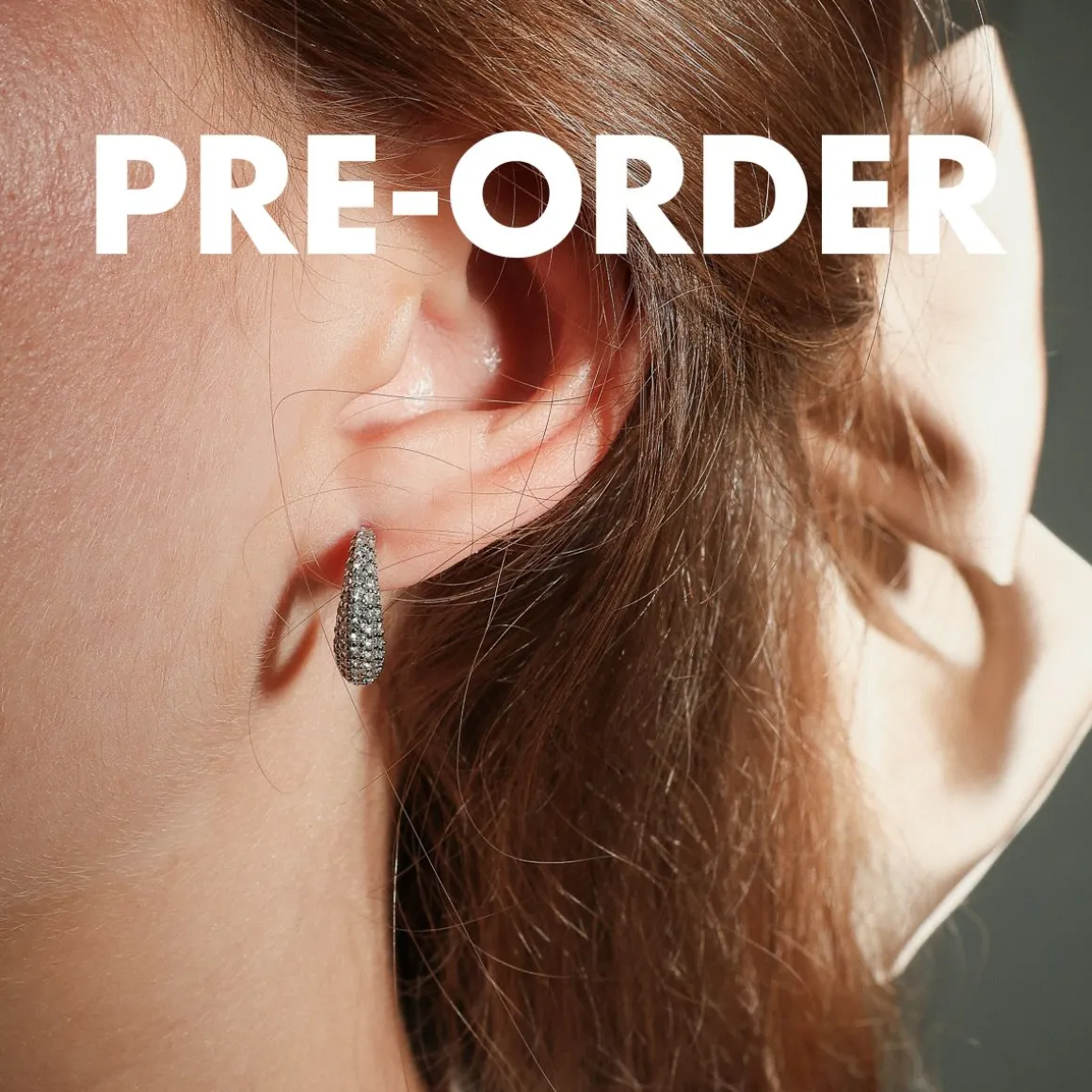holly_stone_hoops__preorder_3.webp Winther Studio Øreringe*Holly Stone Hoops - Pre-Order