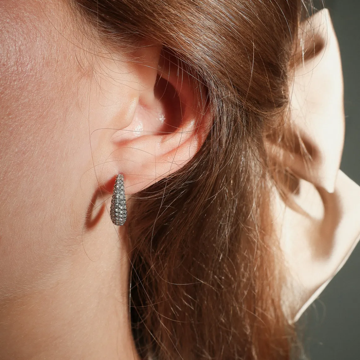 holly_stone_hoops__preorder_5.webp Winther Studio Øreringe*Holly Stone Hoops - Pre-Order