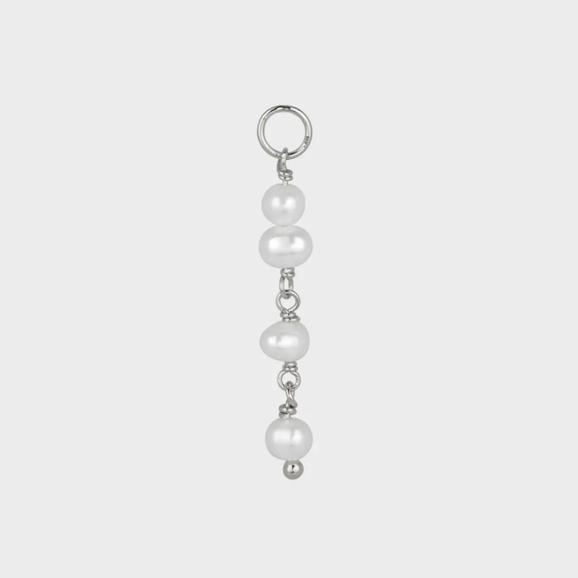 pearl_row_charm_2.webp Winther Studio Øreringe*Pearl Row Charm