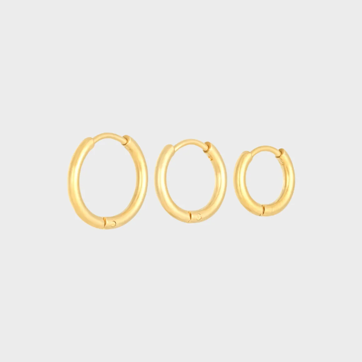 plain_hoops_st_2.webp Winther Studio Øreringe | Smykkesæt*Plain Hoops Sæt Sølv