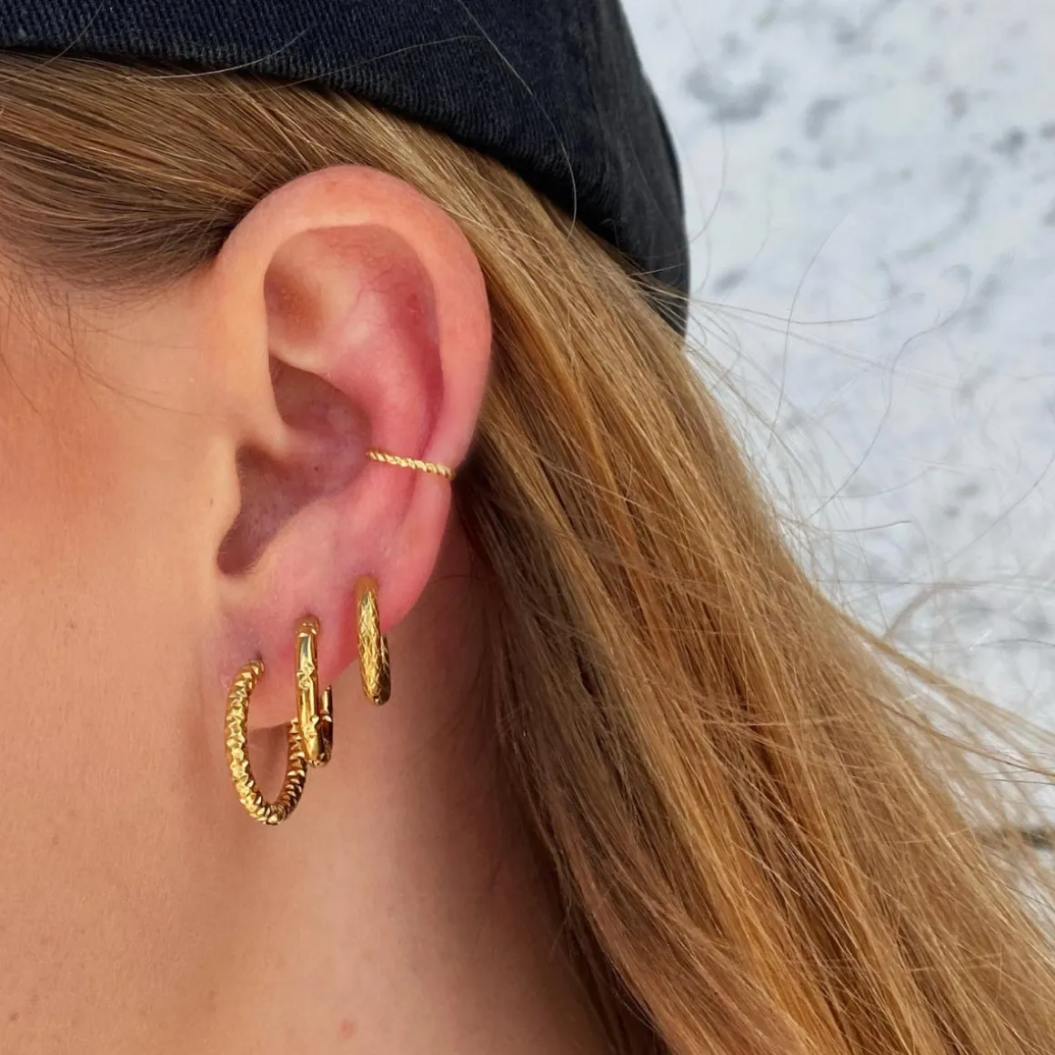 snakeskin_hoops_2.webp Winther Studio Øreringe | Favoritter*Snakeskin Hoops