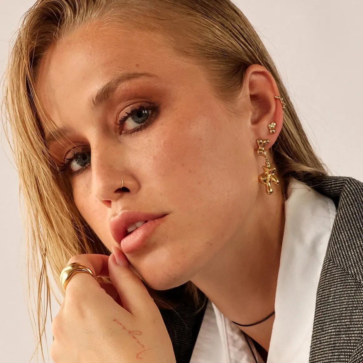 stratus_earcuff_3.webp Winther Studio Øreringe*Stratus Earcuff